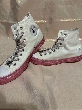 Converse White High-Top Sneakers with Pink Glitter Sole